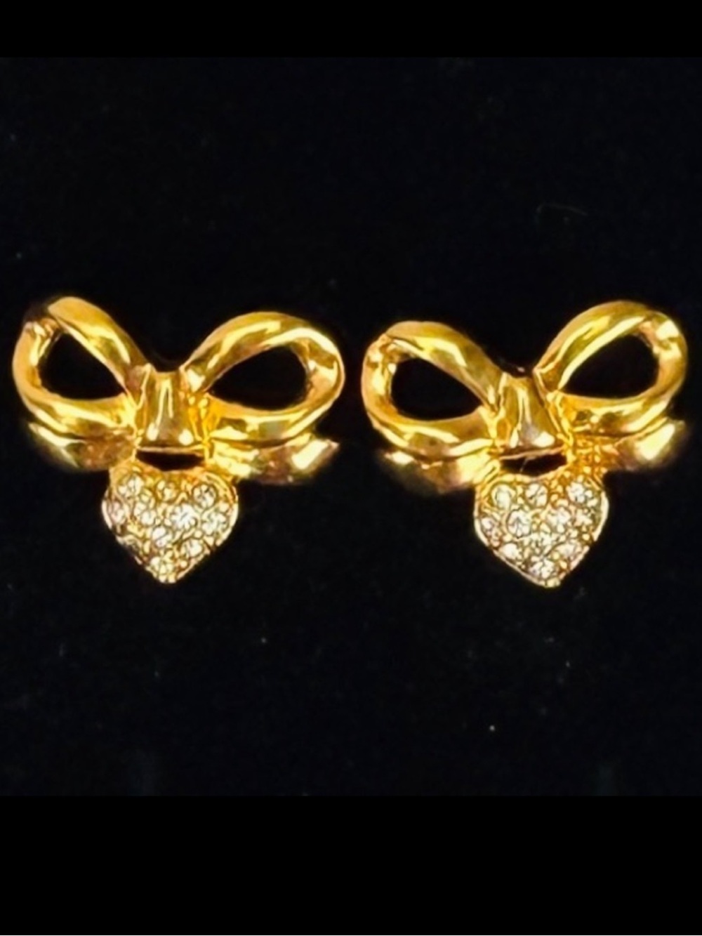 Beautiful, goldtone, bow, heart shaped bling costume pierced earrings